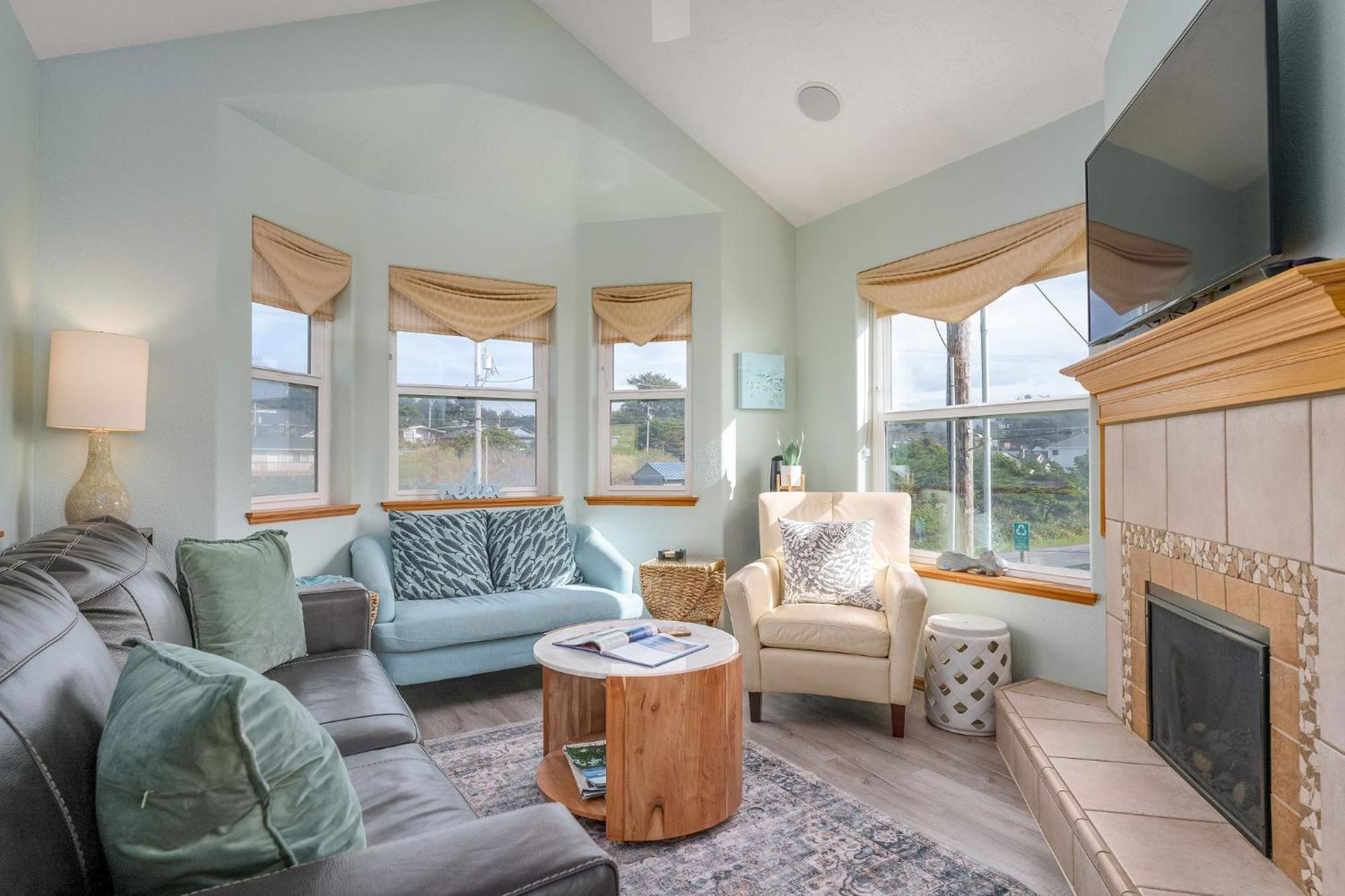 Steps From The Beach! Hottub, $1M Ocean View, Deck Waldport Dış mekan fotoğraf